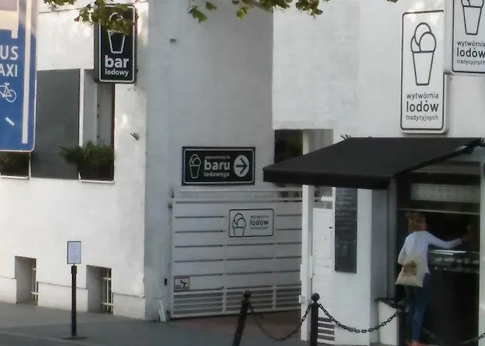 Poznanska 1 * Poznań